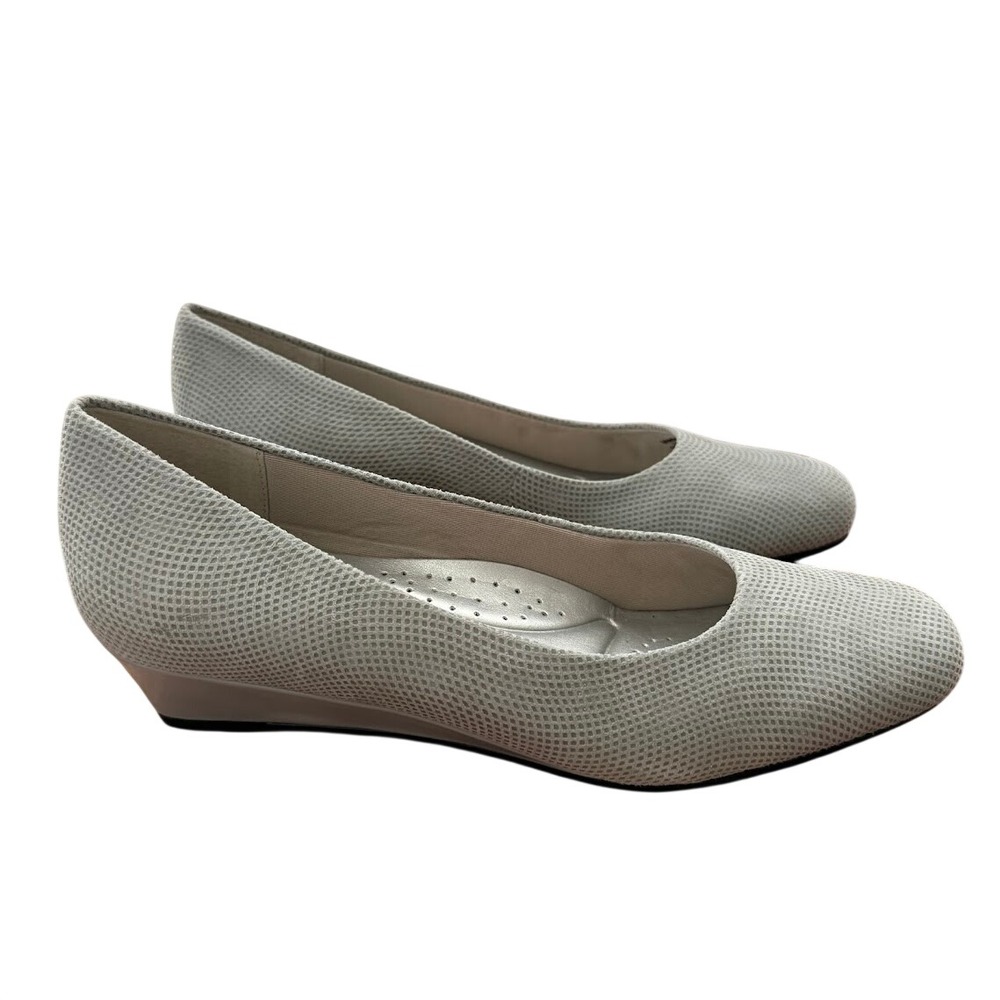 Trotters Lauren Light Grey 3D Textured Leather Wedge Pumps Mens 9N T1110-073‎